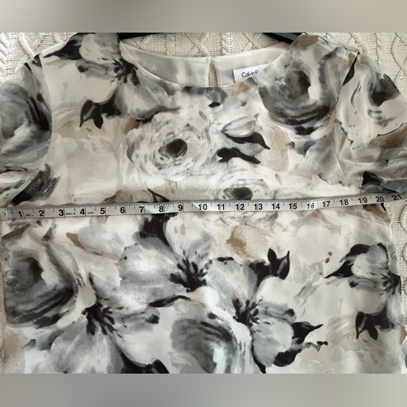 Calvin Klein Women's Floral Blouse - Black and Gray size Medium to Large - Picture 13 of 13